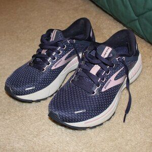 Brooks Women's Adrenaline GTS 22 Running Shoes - Size 6.5